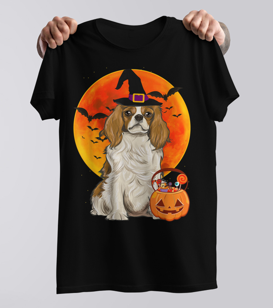Halloween Cavalier Charles Spaniel With Pumpkin And Bats T-Shirt