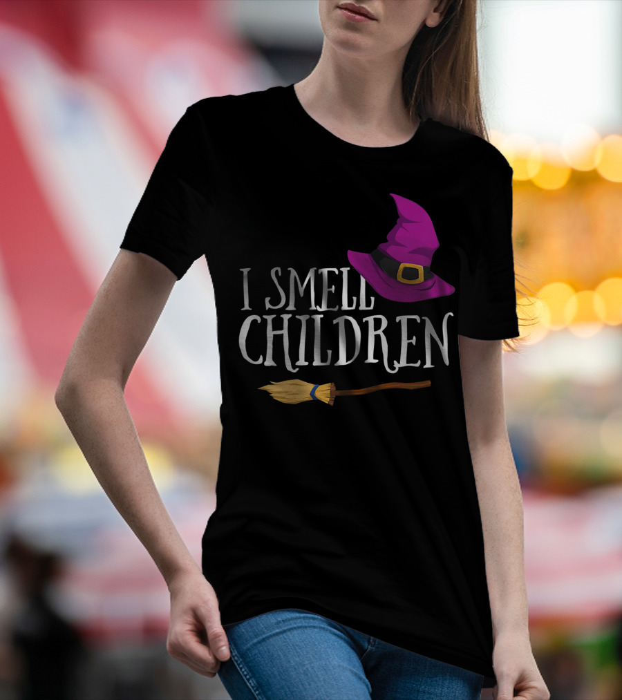 I Smell Children Halloween Witch Hat And Broom T-Shirt