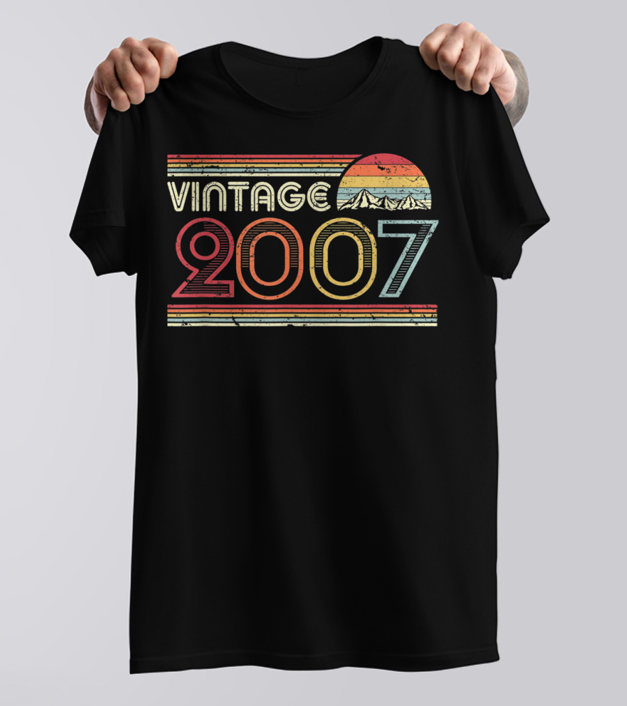 Vintage 2007 Retro Style With Sunset And Mountains T-Shirt