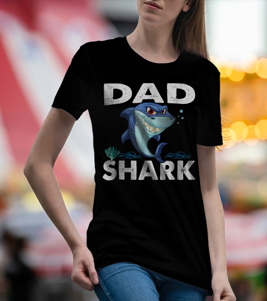 Dad Shark Awesome Funny Family Shark Fierce Cartoon T-Shirt
