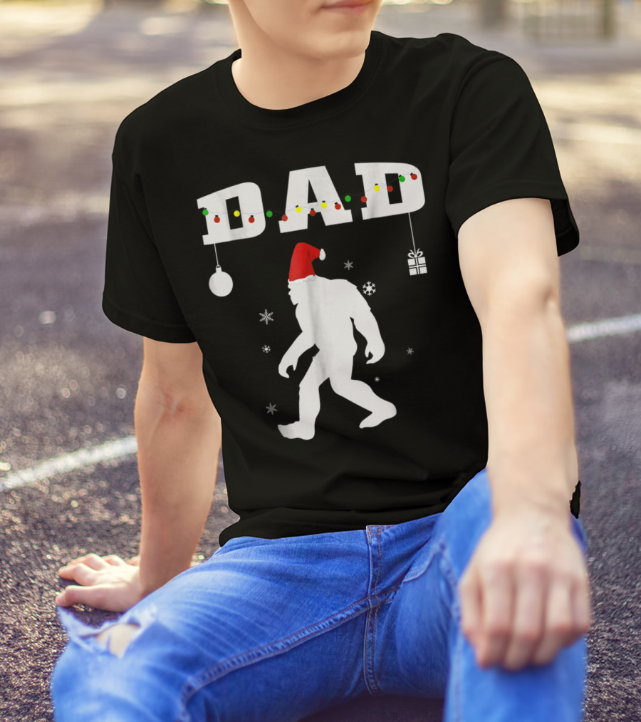 Dad Bigfoot Santa Christmas Family T-Shirt