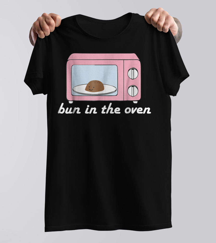 Bun In The Oven Expecting Baby Announcement Pink Microwave T-Shirt
