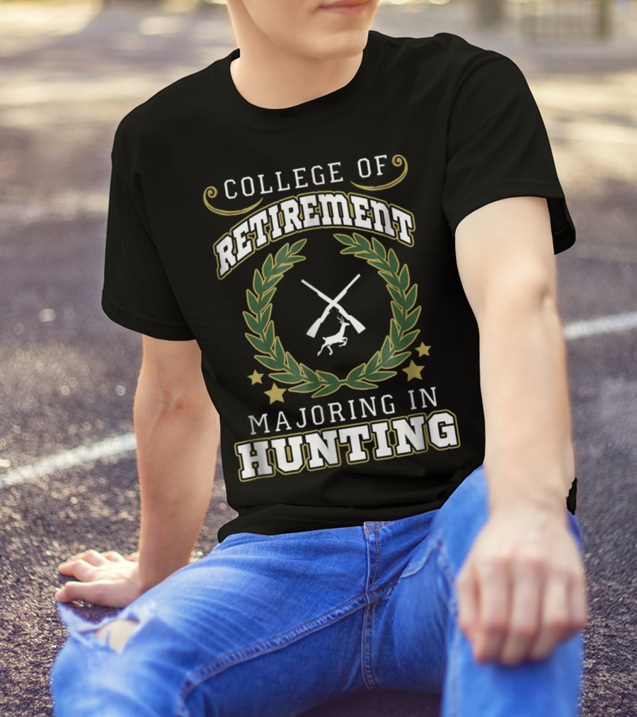 College Of Retirement Majoring In Hunting Dad Papa77 T-Shirt