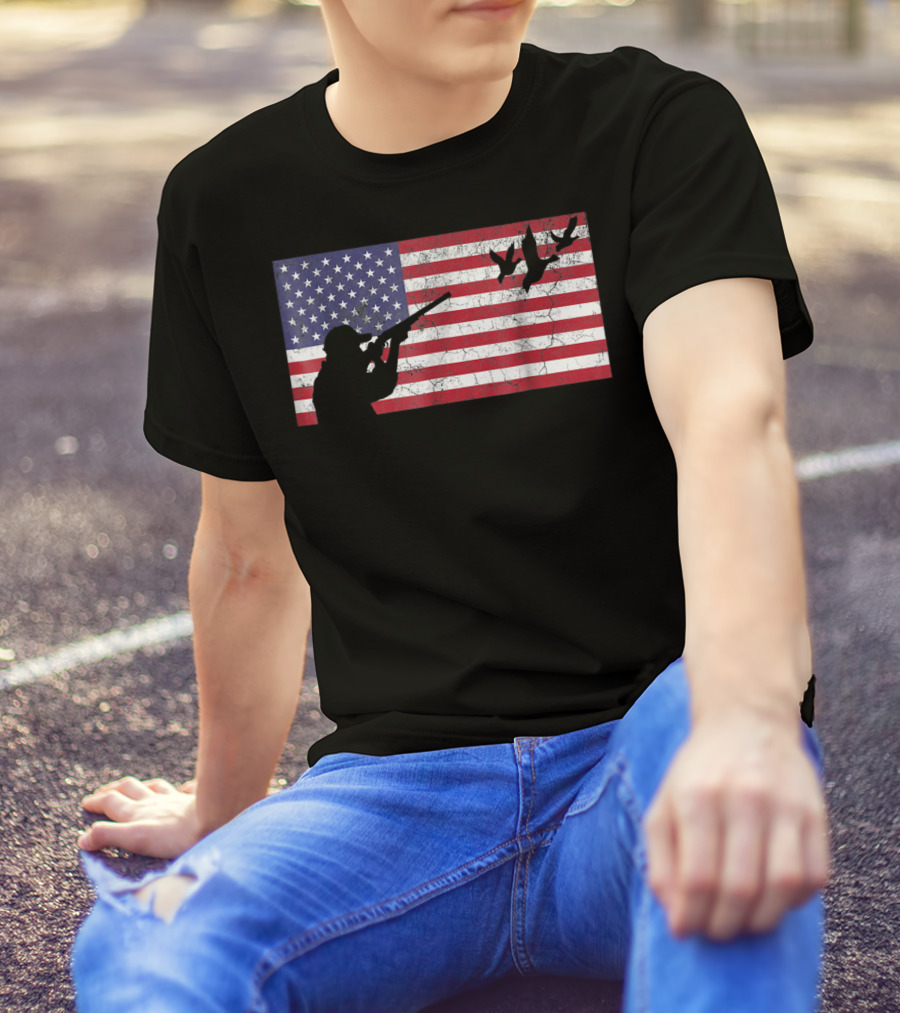 American Flag Goose Hunter Dad Silhouette With Flying Geese T-Shirt