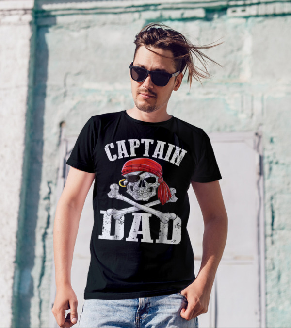 Captain Dad Skull Crossbones Red Bandana Pirate Image T-Shirt