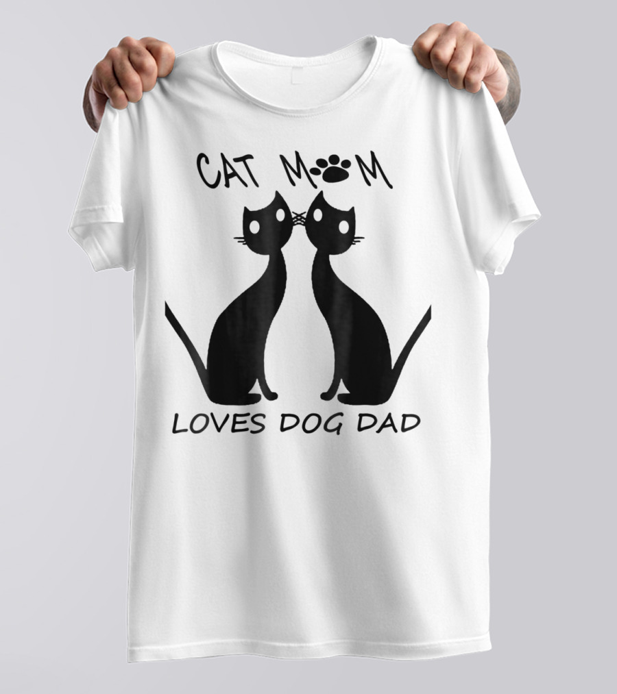 Cat Mom Paw Print Loves Dog Dad Cats T-Shirt