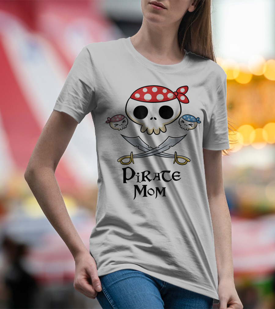 Pirate Mom Jolly Roger Skull With Swords And Bandana T-Shirt