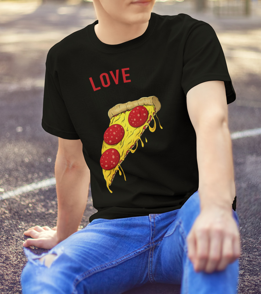 LOVE AT FIRST SLICE Pizza Men Girls Mom And Baby68 T-Shirt