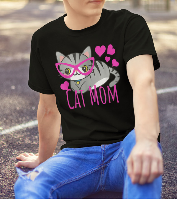 Cute Kawaii Cat Mom With Pink Glasses And Hearts T-Shirt