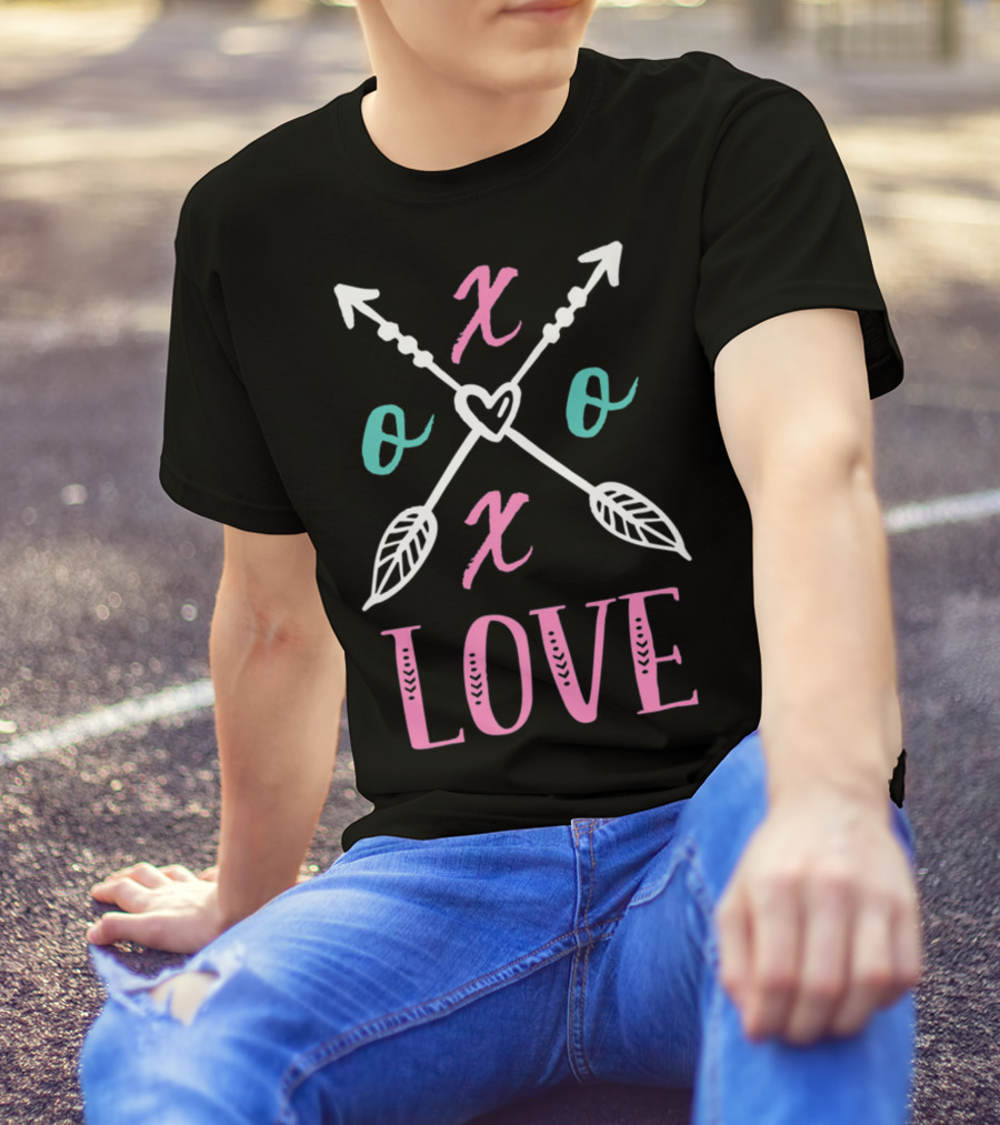 XOXO Love Arrows Boho Mom56 T-Shirt