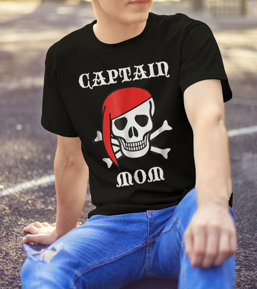 Captain Mom Skull Crossbones Red Bandana T-Shirt