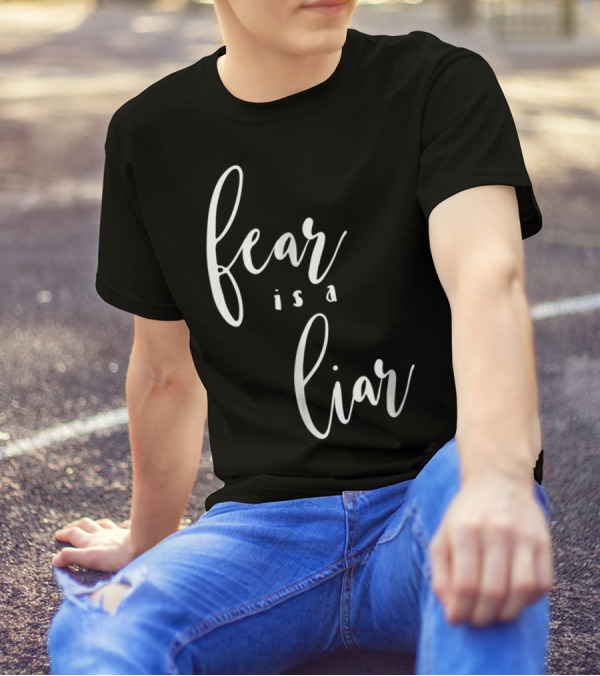 Christian Mom Fear Is A Liar T-Shirt