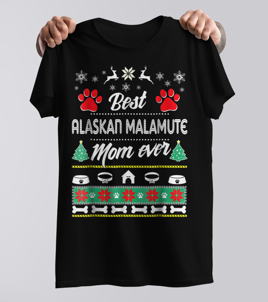 Best Alaskan Malamute Mom Ever Christmas Paws And Snowflakes T-Shirt