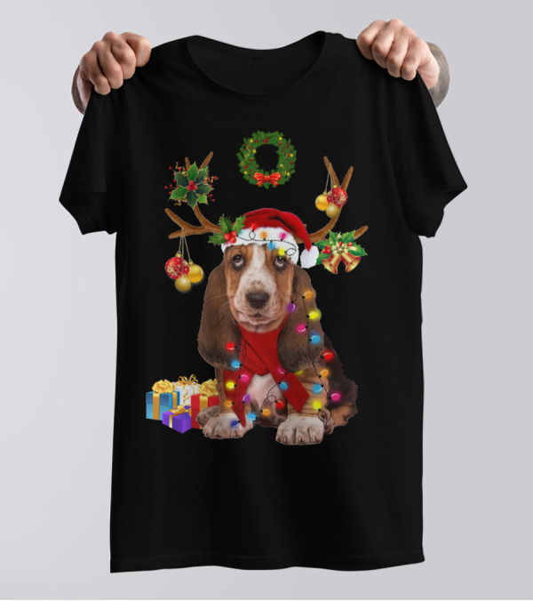 Basset Hound Santa Hat Reindeer Christmas Lights Wreath Holiday Gifts T-Shirt