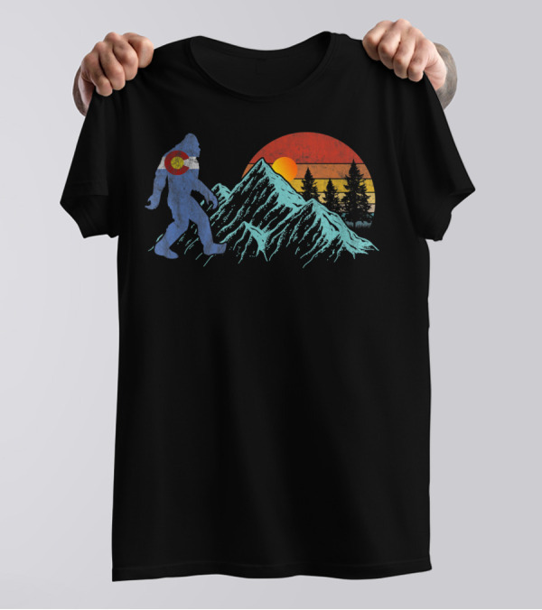 Bigfoot Colorado Flag Retro Sun Mountains And Trees T-Shirt