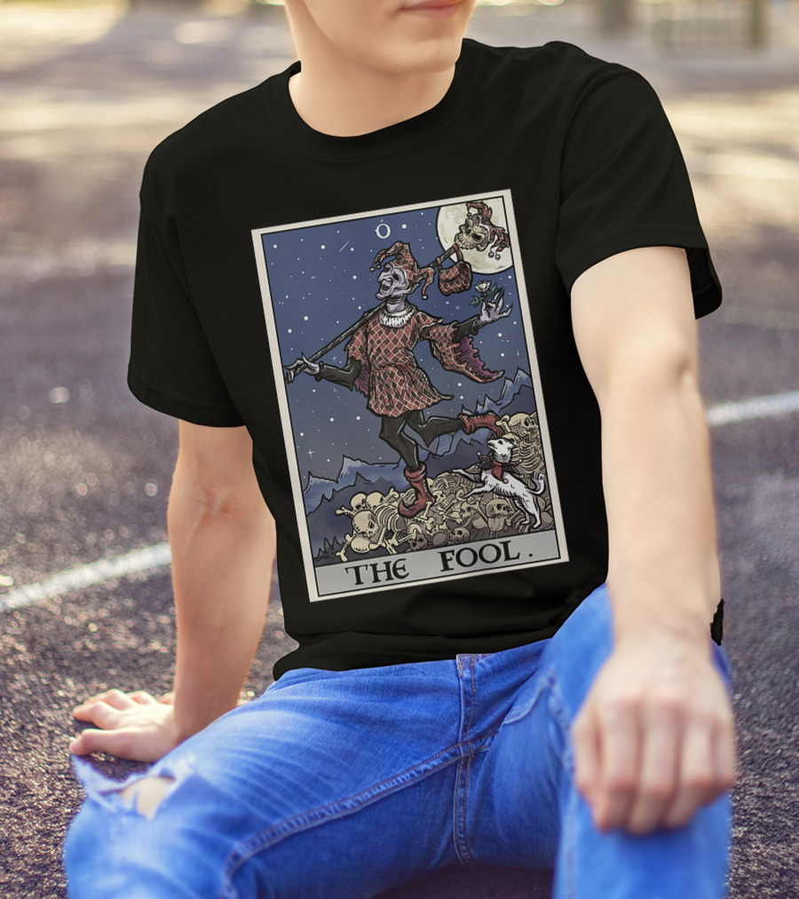 The Fool Tarot Card Gothic Halloween Jester On Skull Pile T-Shirt