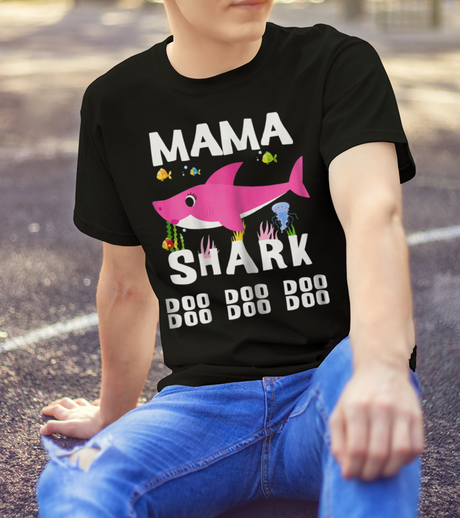 Mama Shark Doo Doo Doo Doo Doo Mothers Day T-Shirt