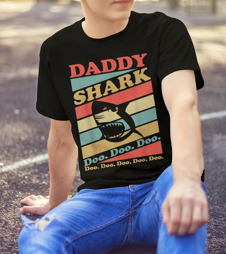 DADDY SHARK Doo Doo Doo Doo Doo Doo Retro Vintage Stripes T-Shirt