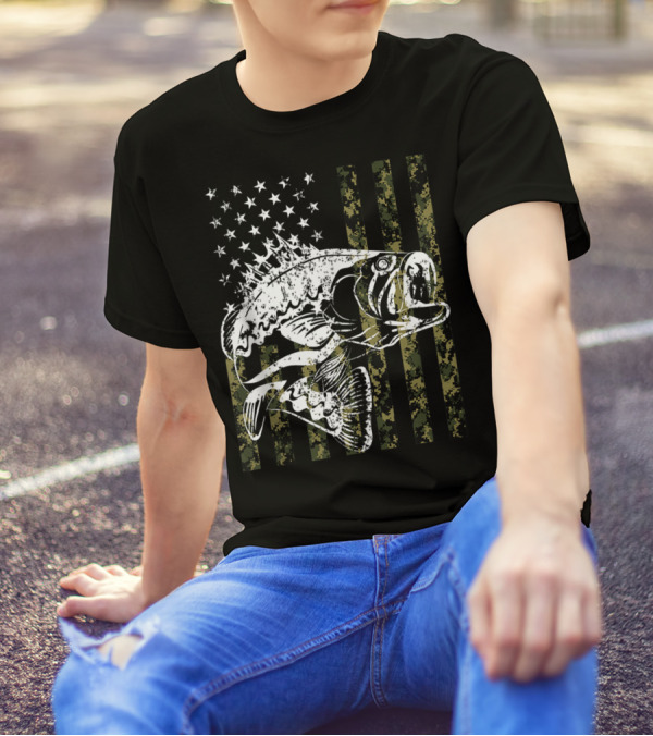 American Flag Camouflage Bass Fishing USA T-Shirt