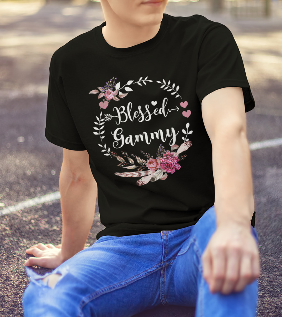 Blessed Gammy Floral Wreath With Pink Hearts And Flowers T-Shirt