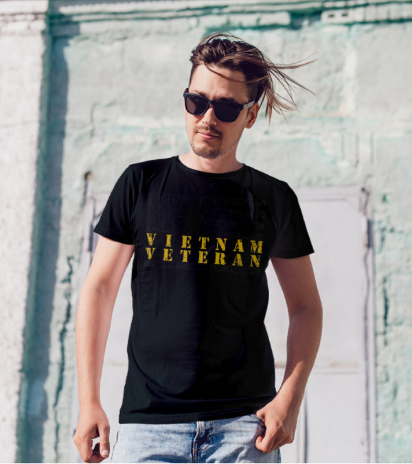 Vietnam Veteran Distressed Flag American T-Shirt