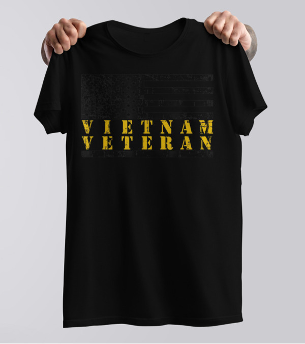Vietnam Veteran Distressed Flag American T-Shirt