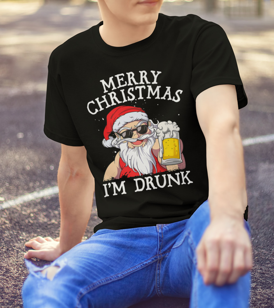 Merry Christmas I'm Drunk Santa Holding Beer Mug T-Shirt