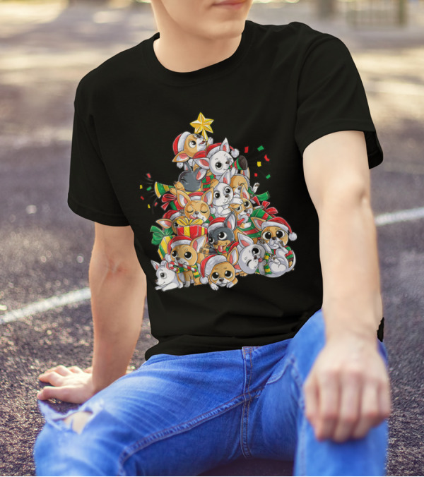 Chihuahua Christmas Tree With Santa Hats And Gifts T-Shirt