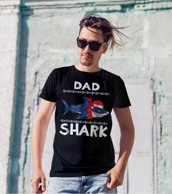 Dad Shark Christmas Family Santa Hat Snowflakes T-Shirt