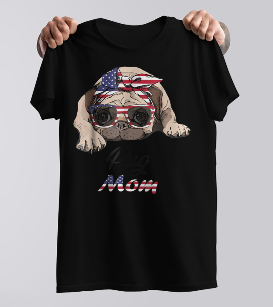 Pug Mom American Flag Bandana And Glasses T-Shirt