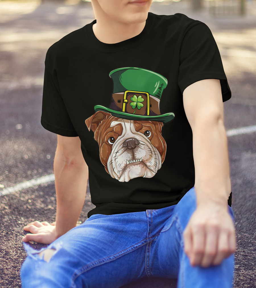 English Bulldog Wearing Leprechaun Hat St Patricks Day Dog T-Shirt