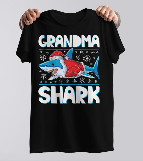 Grandma Shark Santa Christmas Matching Family Snowflakes T-Shirt