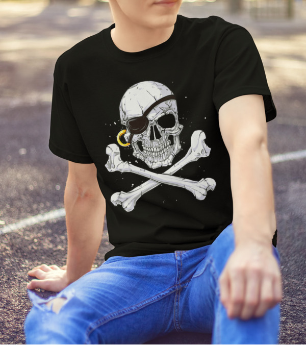 Jolly Roger Skull Crossbones Pirate Eye Patch Gold Earring T-Shirt