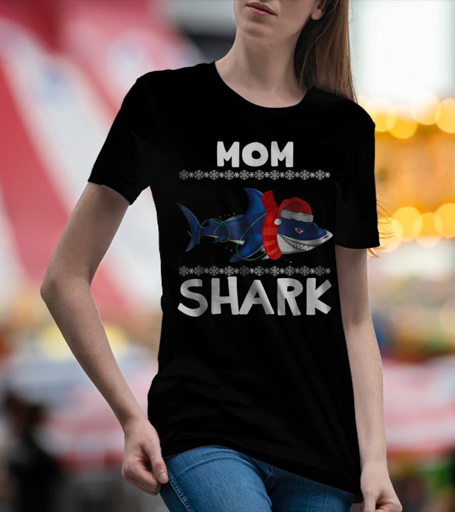 Mom Shark Christmas Santa Hat Snowflakes Family T-Shirt