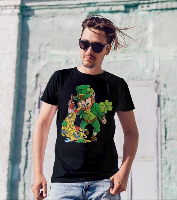 Leprechaun Tossing Lucky Charms St Patrick's Day T-Shirt