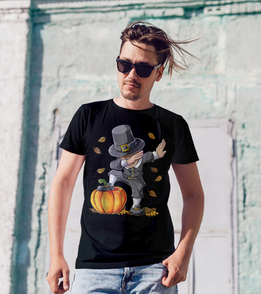 Thanksgiving Pilgrim Dabbing Kid With Pumpkin And Autumn Leaves T-Shirt