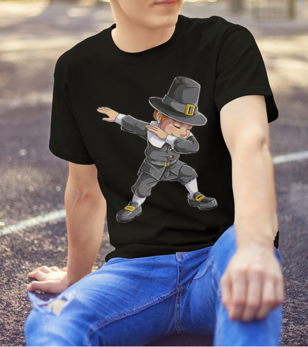 Thanksgiving Pilgrim Dabbing Celebration With Pilgrim Hat And Buckled Shoes T-Shirt