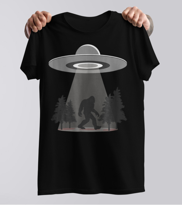 Bigfoot UFO Encounter In The Forest T-Shirt