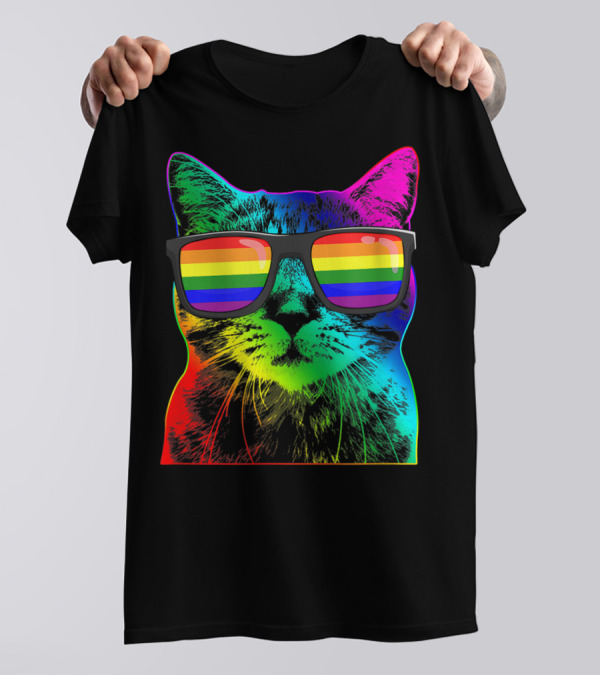 Cute Cat With Gay Flag Rainbow Sunglasses LGBTT T-Shirt
