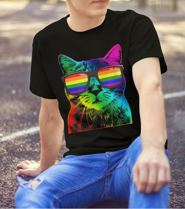 Cute Cat With Gay Flag Rainbow Sunglasses LGBTT T-Shirt
