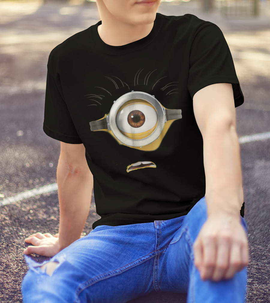 Despicable Me Minions Stuart Scared Face Monster Goggle Eye T-Shirt