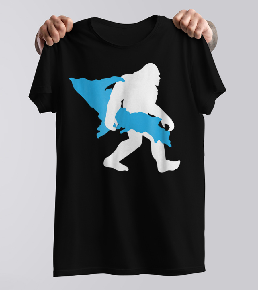 Bigfoot Upper Peninsula Funny Sasquatch UP Michigan Map T-Shirt