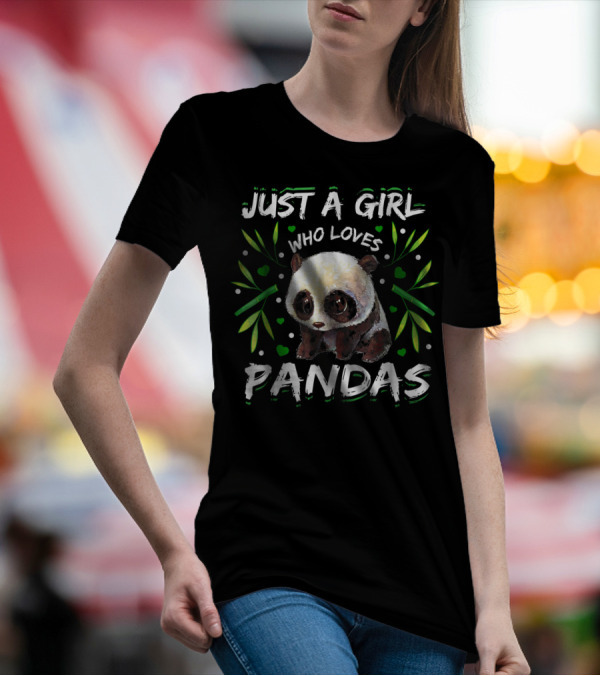 JUST A GIRL WHO LOVES PANDAS WITH HEARTS AND BAMBOO LEAVES T-Shirt