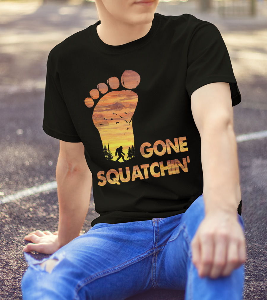 Bifoot Gone Squatchin Footprint Silhouette With Bigfoot And Mountain Sunset Scene T-Shirt