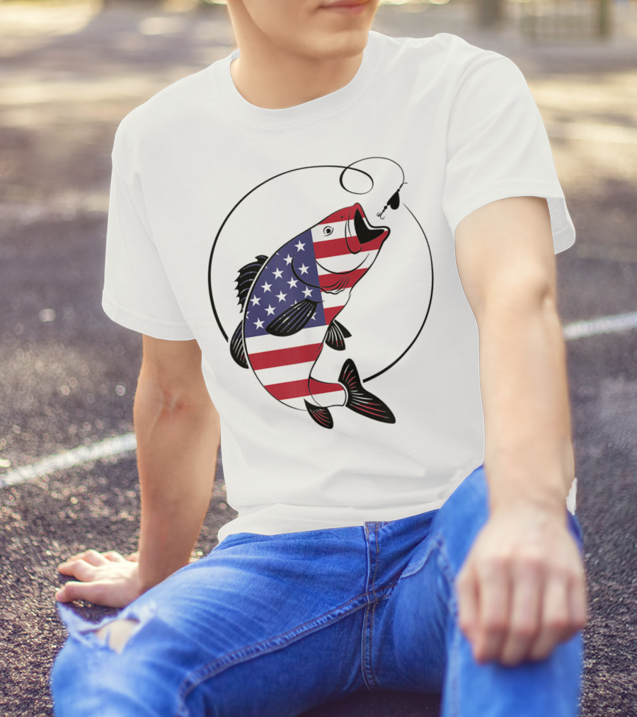 American Flag Fishing Vintage USA 4th Of July Patriotic Fish T-Shirt