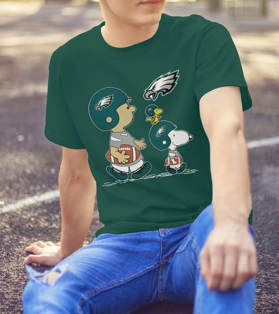 Philadelphia Eagles Snoopy And Woodstock Football Helmets T-Shirt