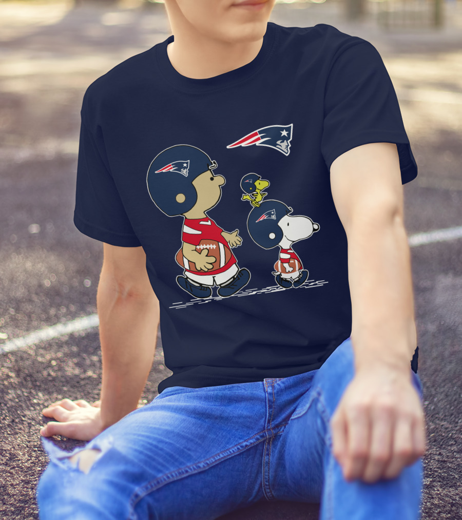 Patriots Snoopy Charlie Brown Football Peanuts T-Shirt