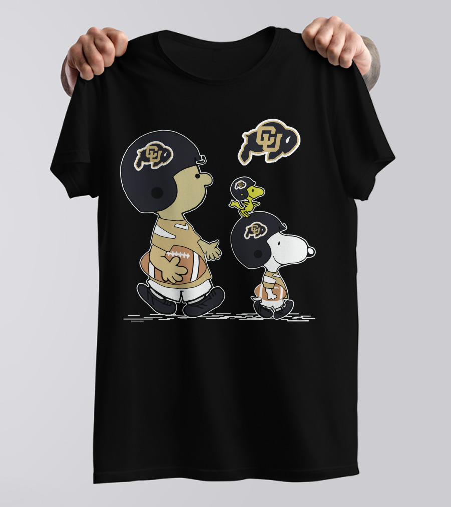 Colorado Buffaloes Peanuts Snoopy Football Team T-Shirt