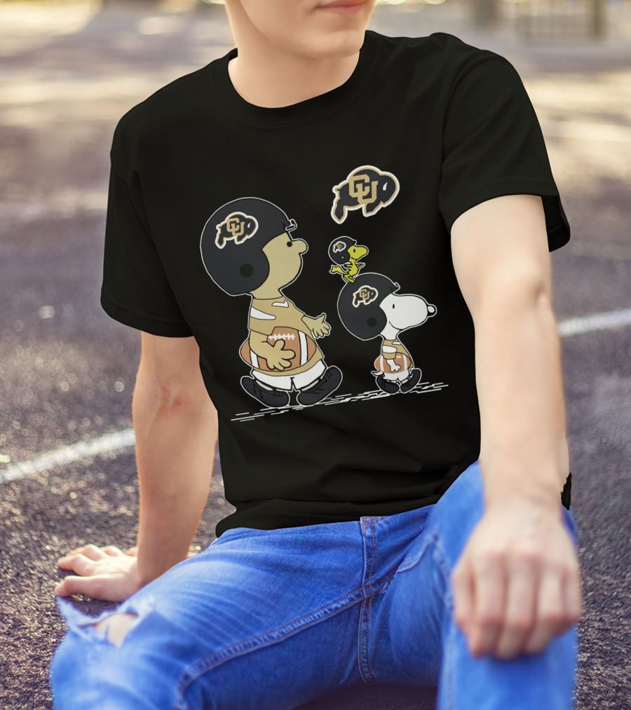Colorado Buffaloes Peanuts Snoopy Football Team T-Shirt