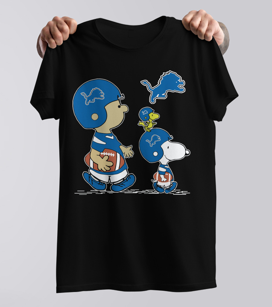 Lions Snoopy Woodstock Football Charlie Brown Helmet Rugby Peanuts Characters NFL T-Shirt